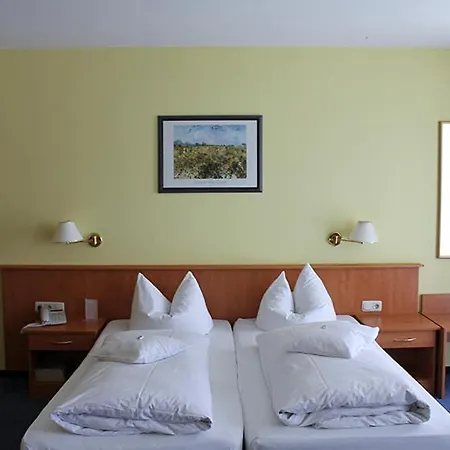 Hotel Aurora Garni 3*
